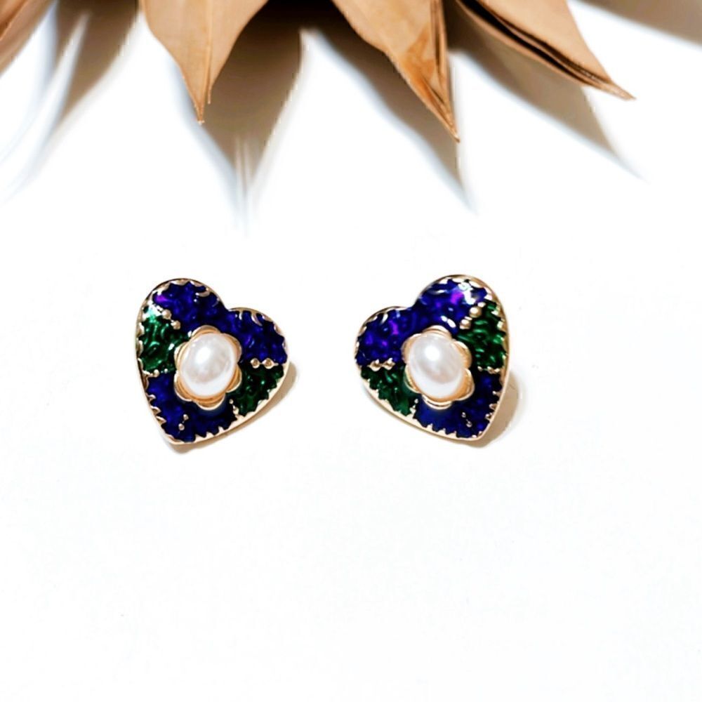 Blue heart stud earrings #379
